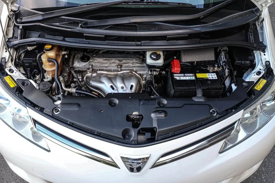 2012 Toyota Estima III 2