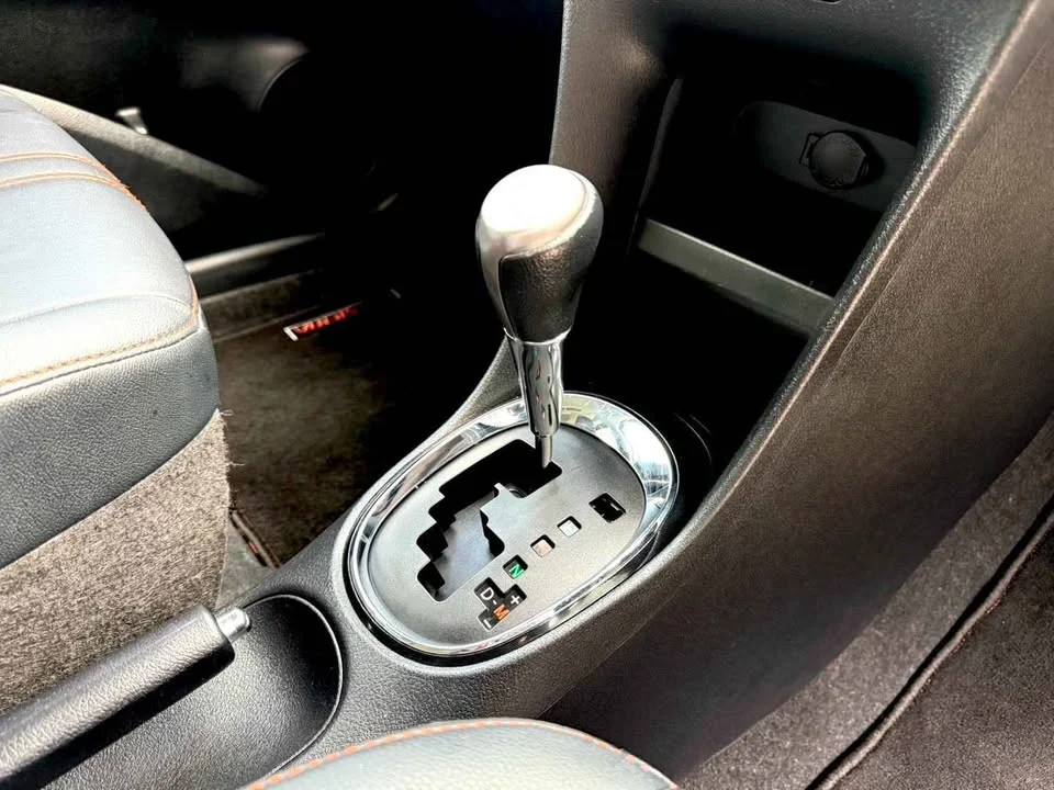 2019 Toyota Sienta II 2