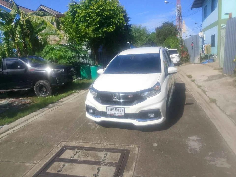 2017 Honda Mobilio II 2
