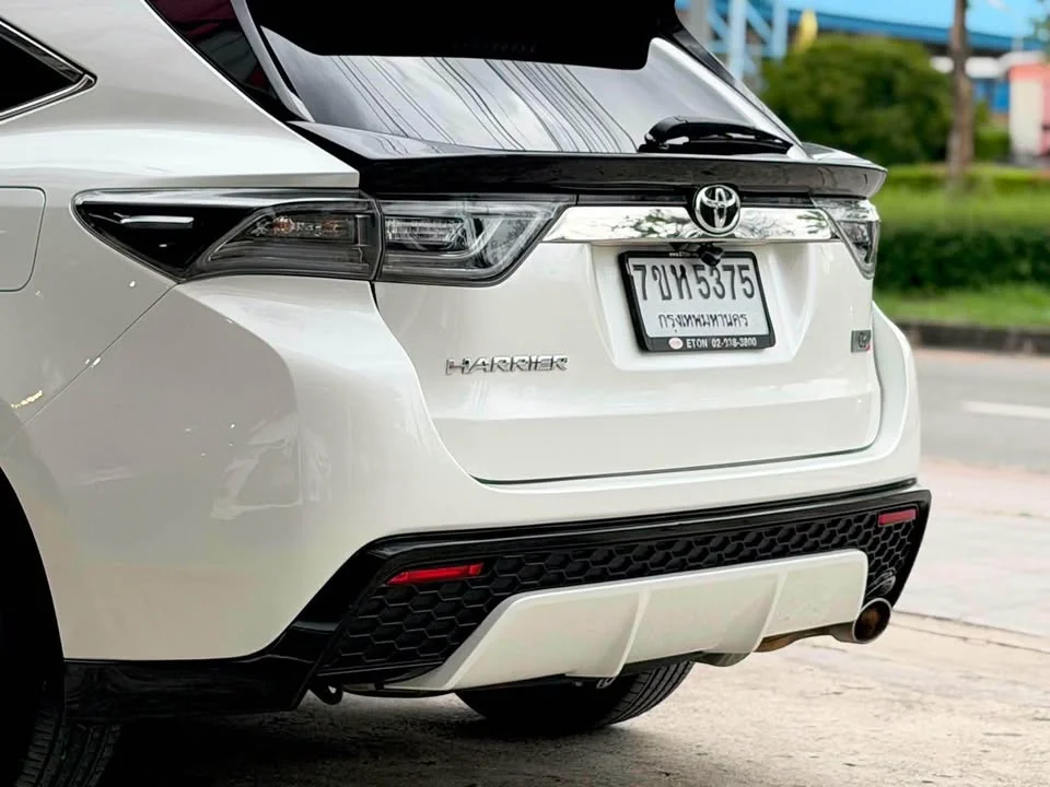 2015 Toyota Harrier III 2