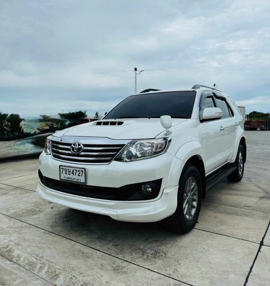 2013 Toyota Fortuner I 3