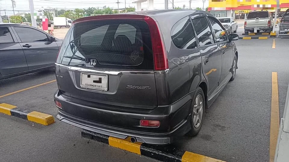 2004 Honda Stream I 2
