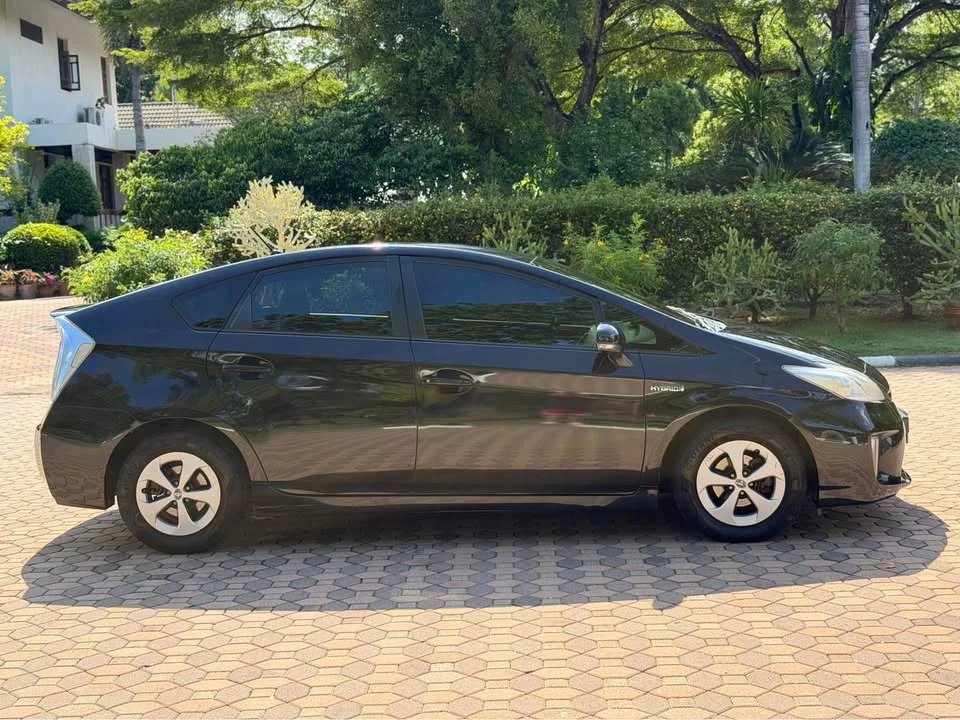 2012 Toyota Prius III 3