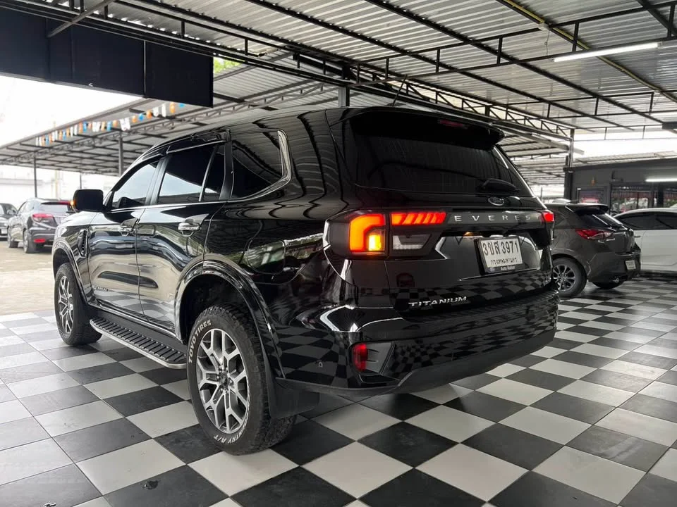 2022 Ford Everest III 2