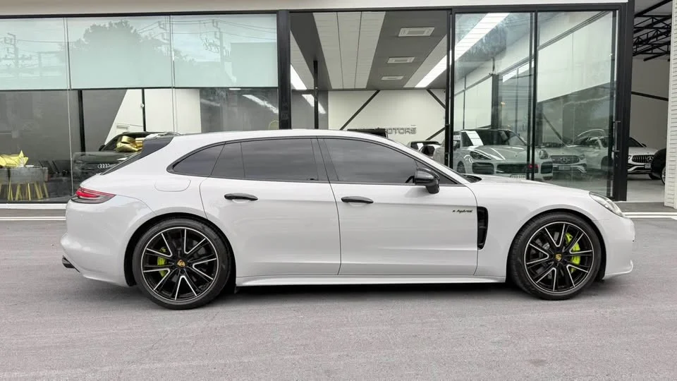 2019 Porsche Panamera II 3