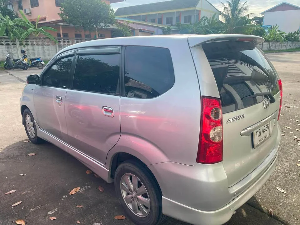 2010 Toyota Avanza I 2
