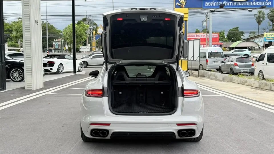 2019 Porsche Panamera II 3