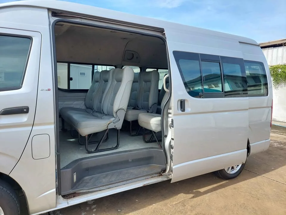 2009 Toyota Commuter V (H200) 2