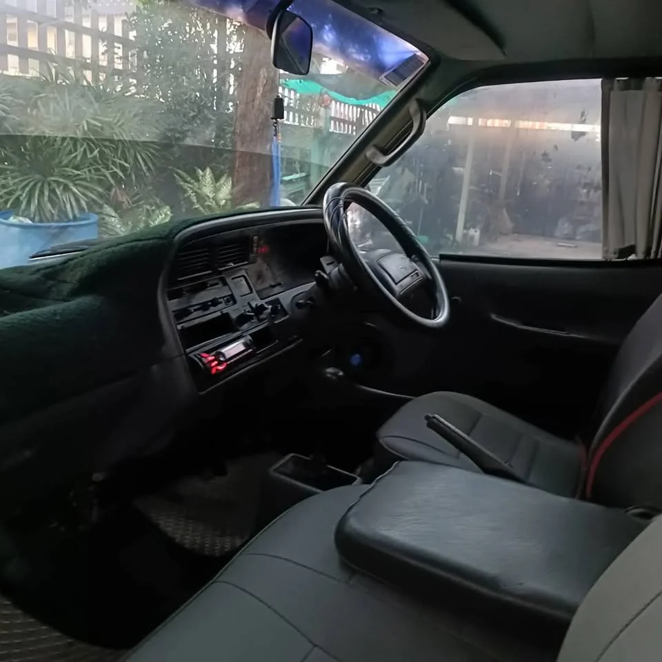 1995 Toyota Commuter IV (H100) 2