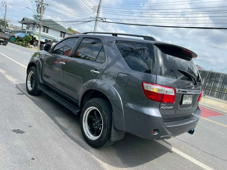 2010 Toyota Fortuner I 2