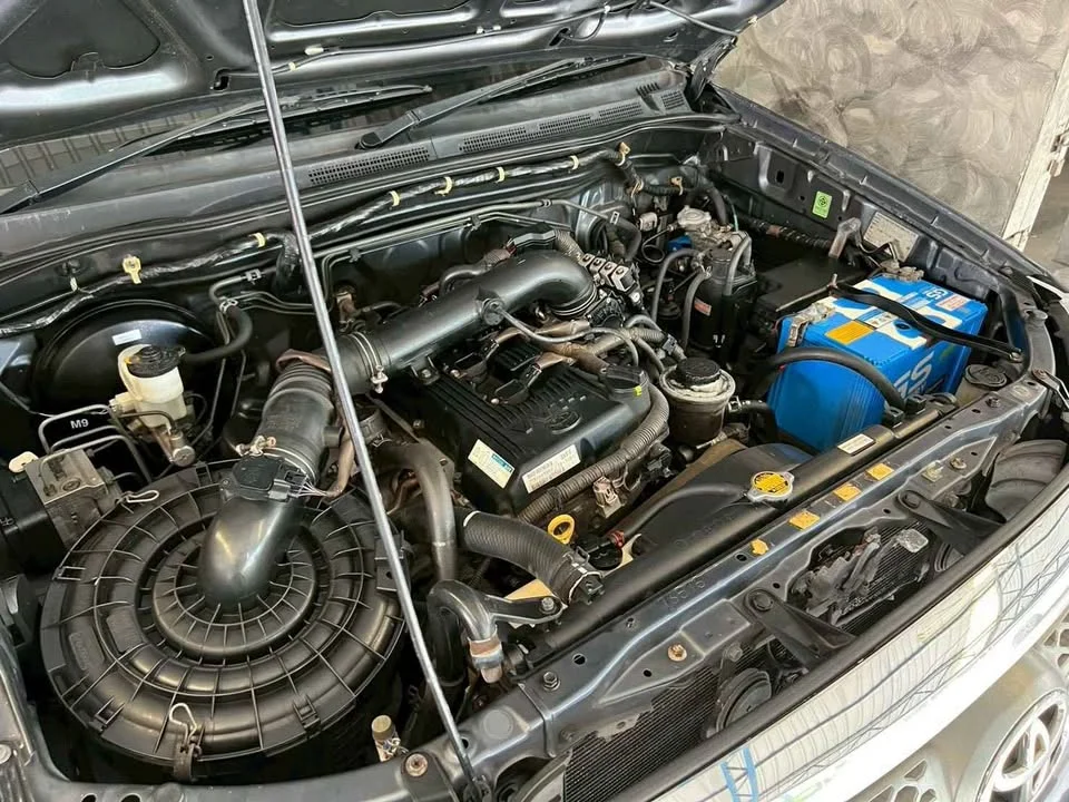 2010 Toyota Fortuner I 3