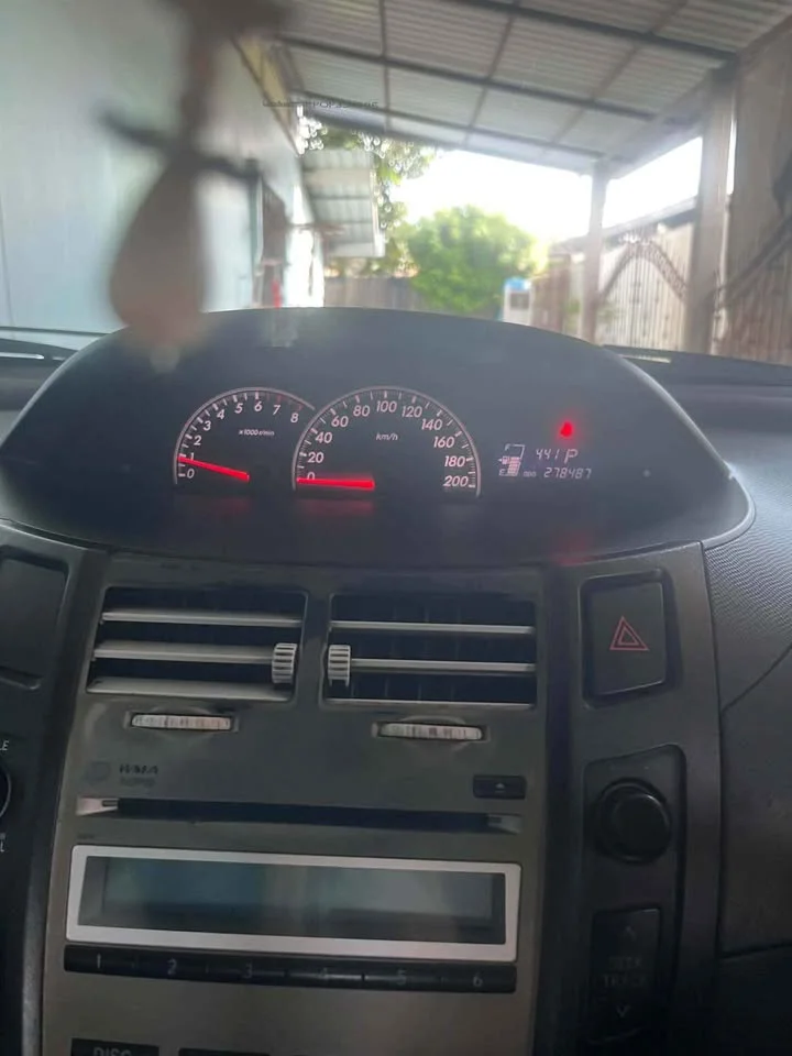 2008 Toyota Yaris II 2