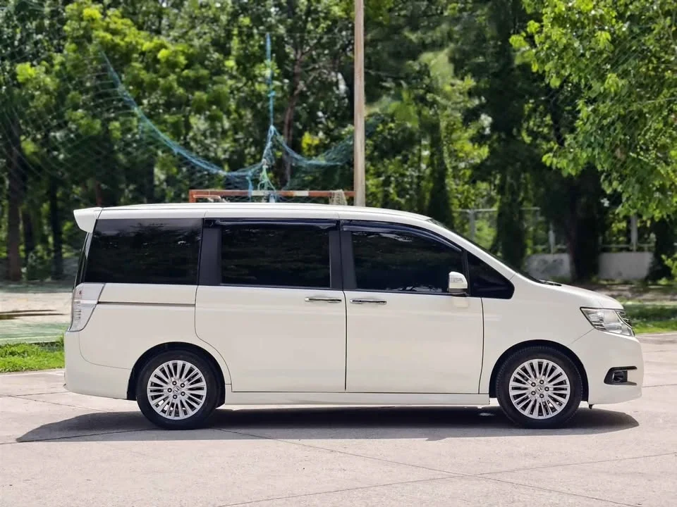 2012 Honda Stepwgn IV 3