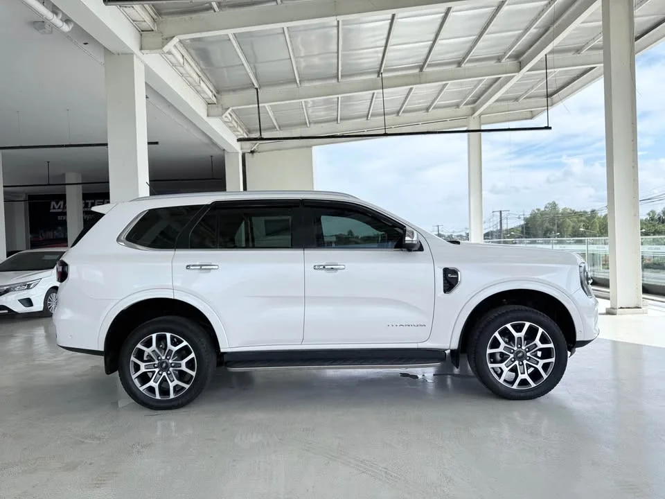 2022 Ford Everest III 2