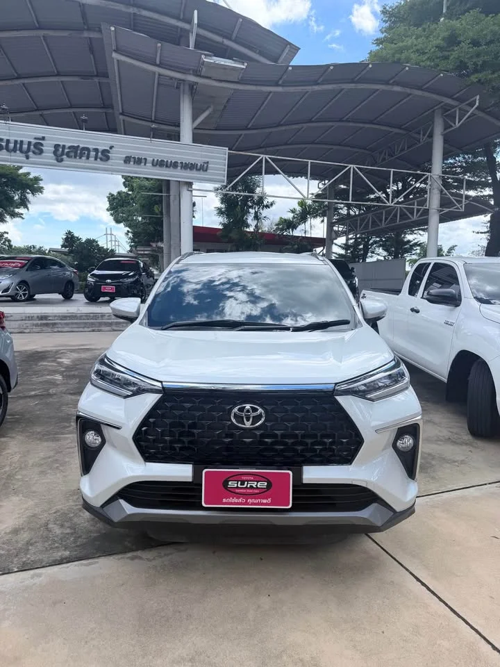 2023 Toyota Veloz III 2