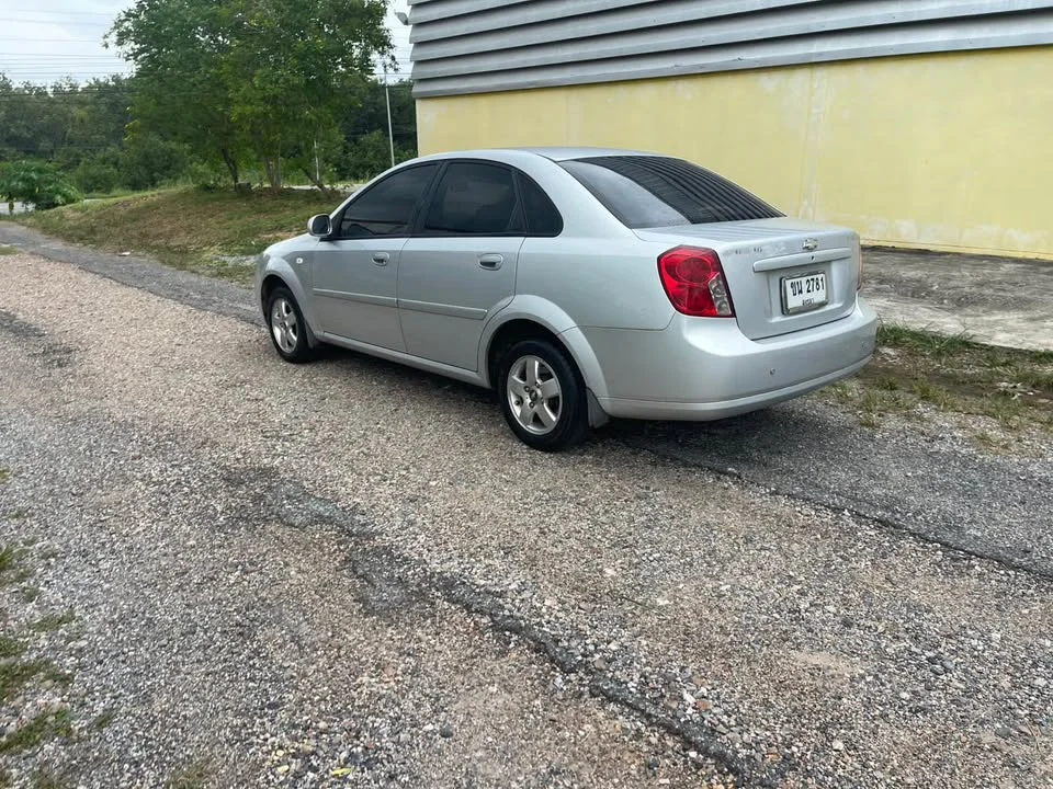 2004 Chevrolet Optra 3