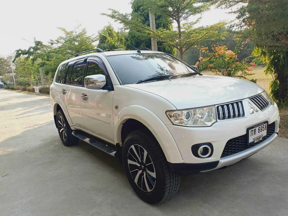 2013 Mitsubishi Pajero Sport II 2