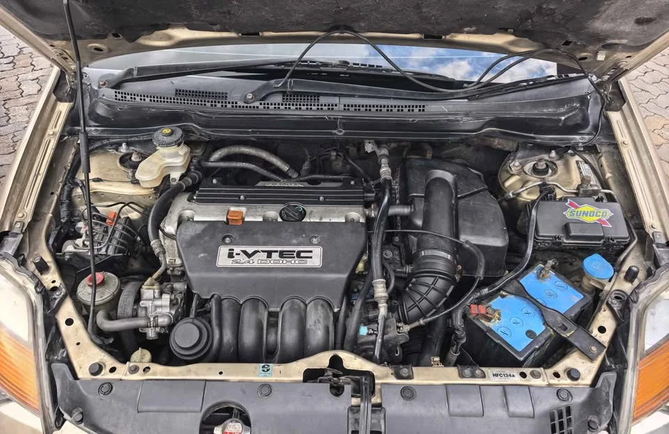 2003 Honda Stream I 3