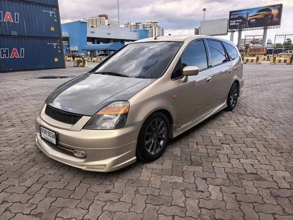 2003 Honda Stream I 3