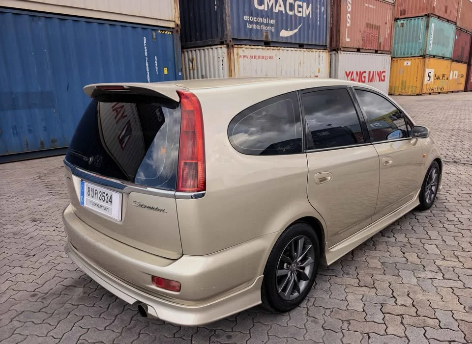 2003 Honda Stream I 2
