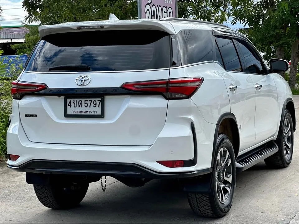 2023 Toyota Fortuner II 2