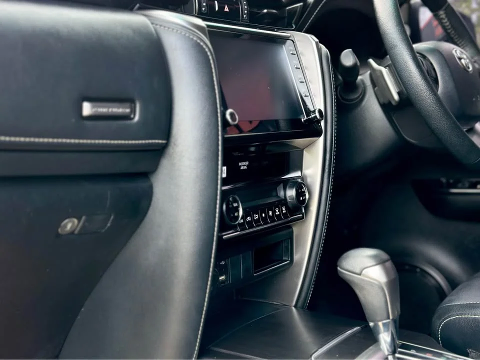 2023 Toyota Fortuner II 3
