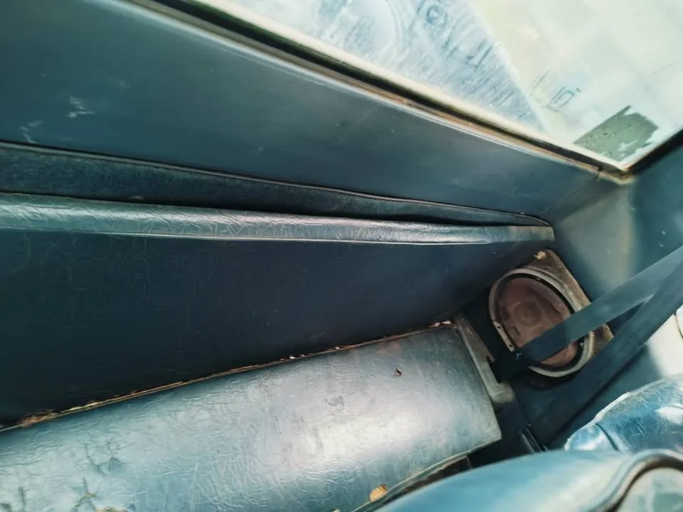 1992 Mitsubishi Triton II 2