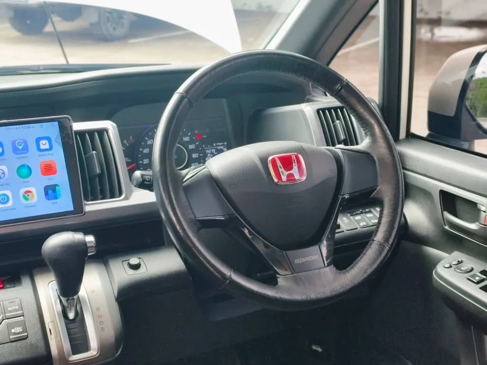 2012 Honda Stepwgn IV 3