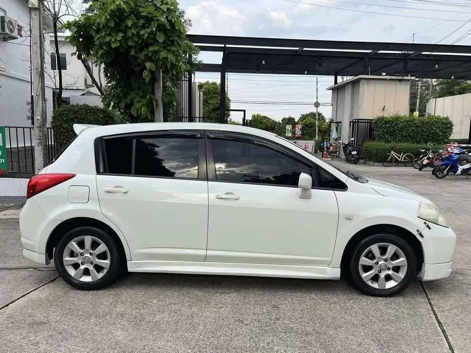 2010 Nissan Tiida I (C11) 3