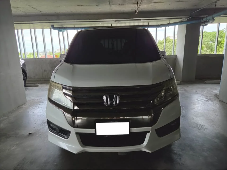 2015 Honda Stepwgn IV 3