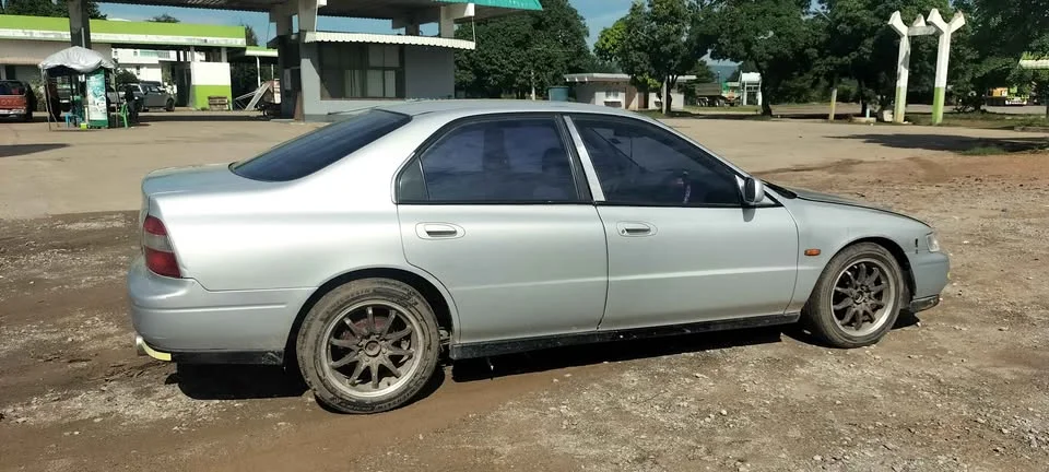 1997 Honda Accord V 2