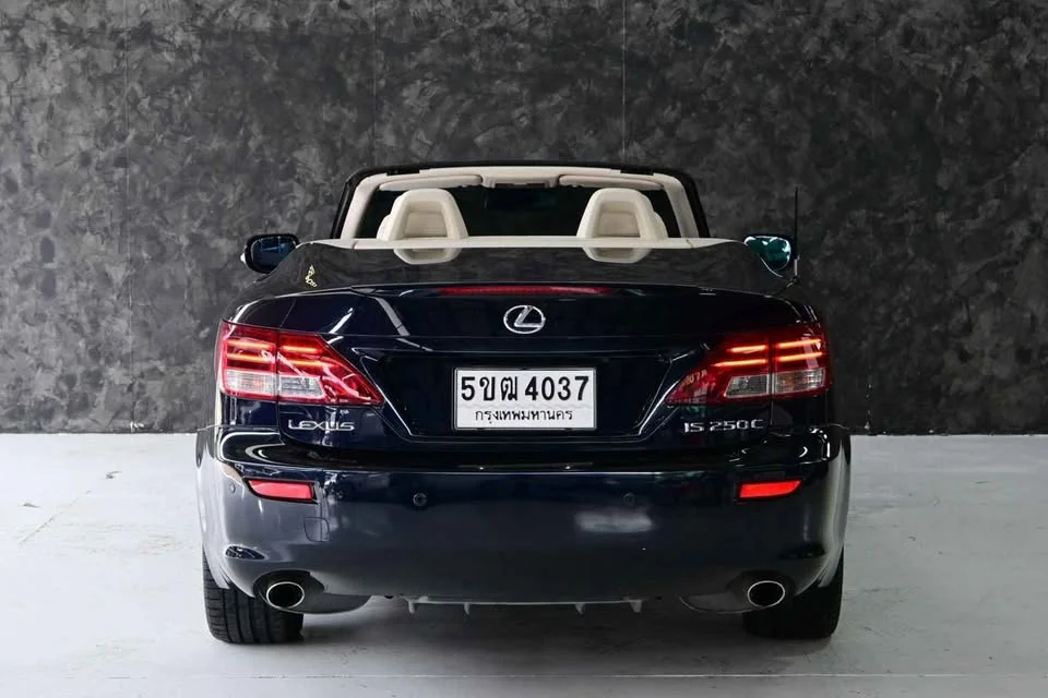 2010 Lexus IS II 3