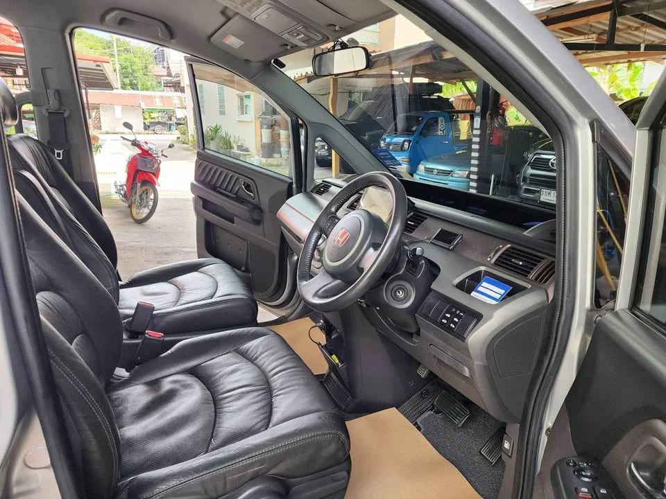 2005 Honda Stepwgn III 3
