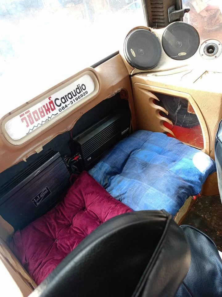 1995 Isuzu TFR III 3