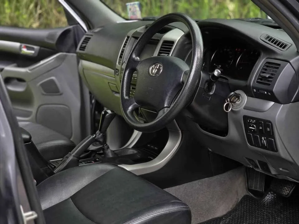 2002 Toyota Land Cruiser Prado J120 2