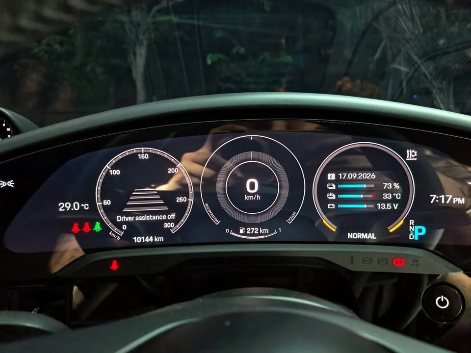 2022 Porsche Taycan 9J1 2