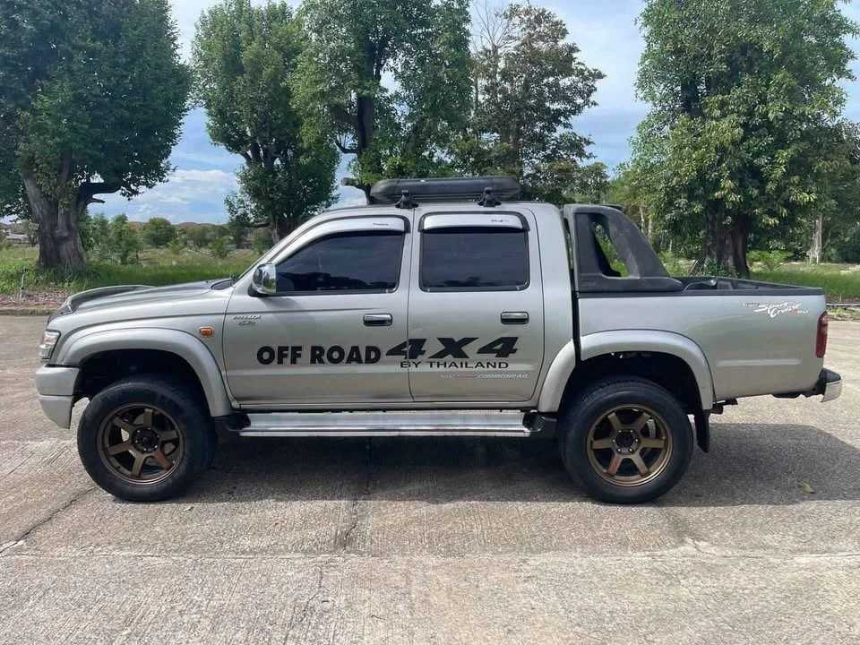 2002 Toyota Hilux Tiger VI 3