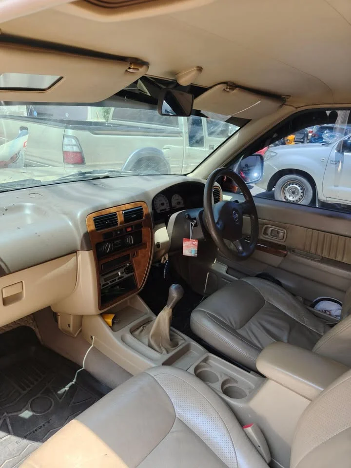 2005 Nissan Frontier I 3