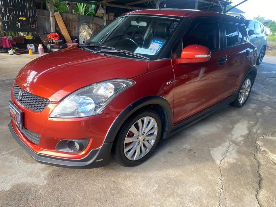 2013 Suzuki Swift II 3