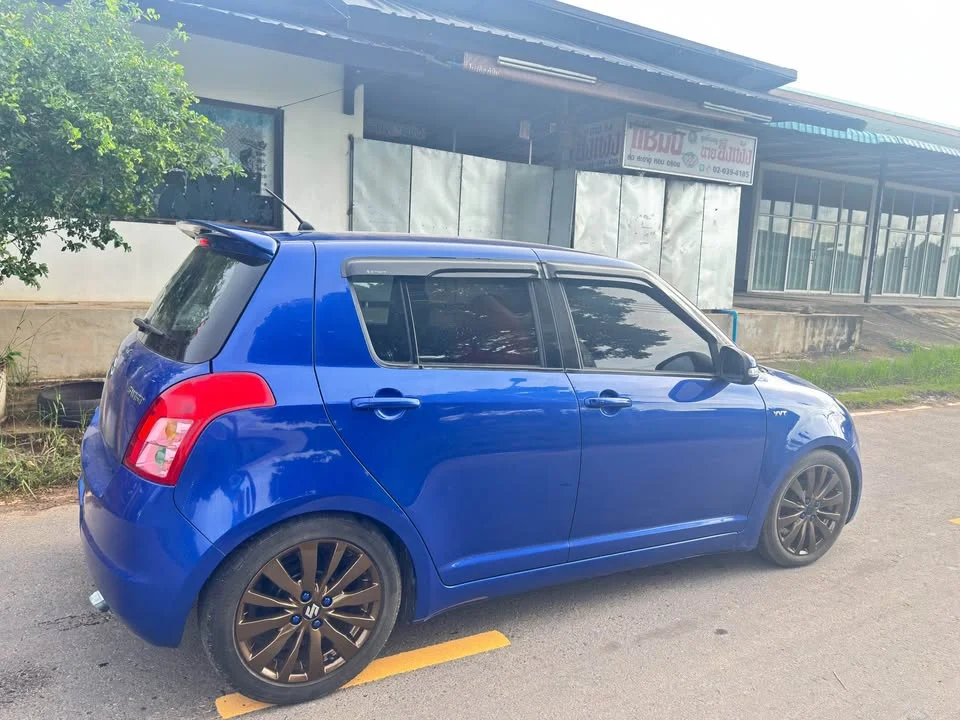 2011 Suzuki Swift I 2