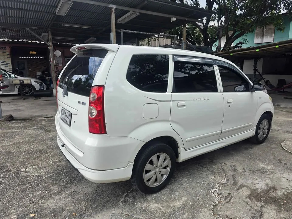 2010 Toyota Avanza I 2
