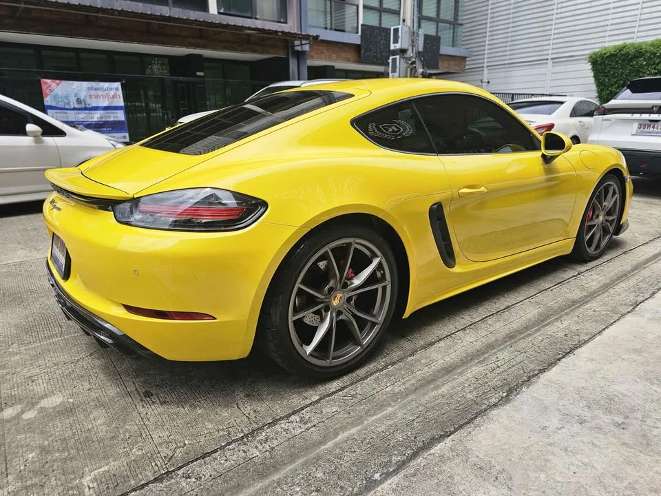2017 Porsche 718 Boxster and Cayman IV 2