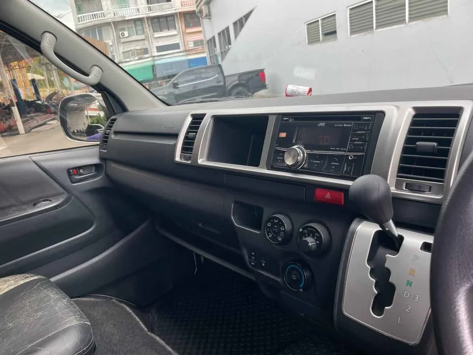 2015 Toyota HiAce V (H200) 3