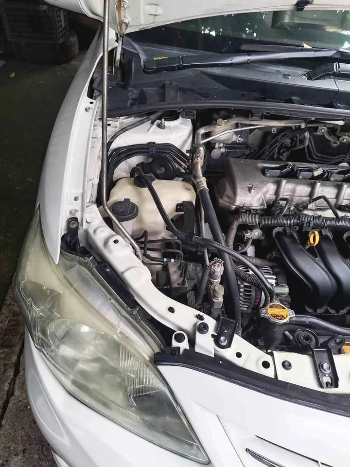 2011 Toyota Corolla Altis X (E140) 2