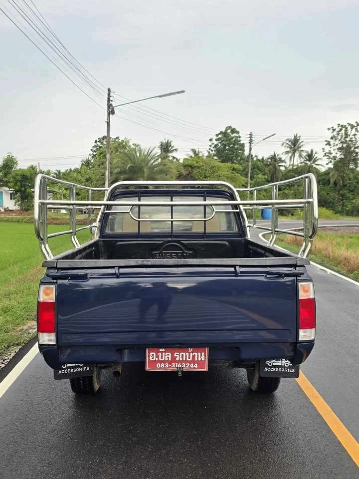 2003 Nissan Frontier I 2