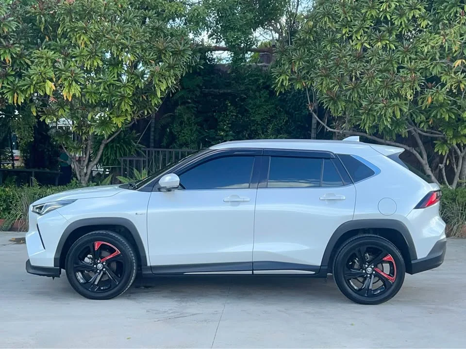 2024 Toyota Yaris Cross AC200 2
