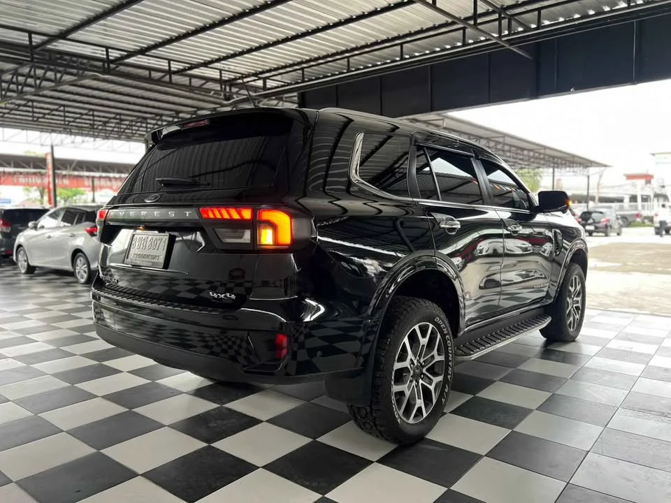 2022 Ford Everest III 3