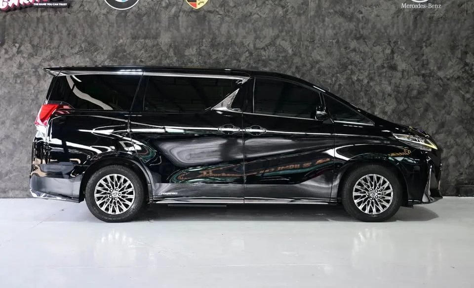 2020 Lexus LM I 2