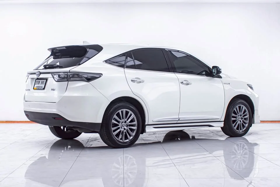 2014 Toyota Harrier III 3