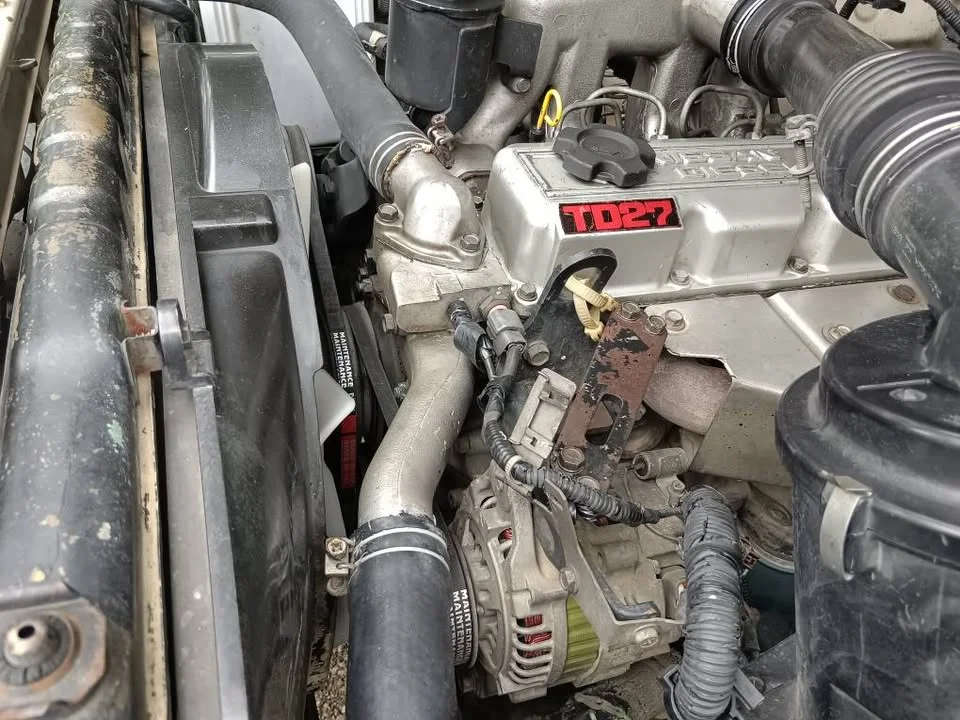 2000 Nissan Frontier I 2